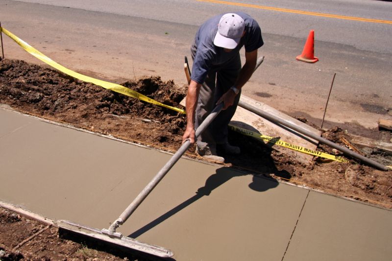 Local Concrete Sidewalk Service pros at work
